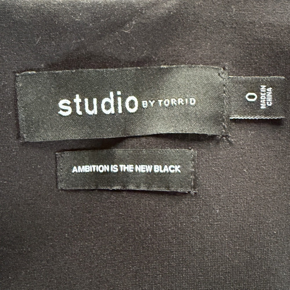 Studio by Torrid Black Open-Front Blazer - Picture 6 of 7